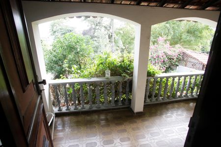 Casa à venda com 400m², 4 quartos e 3 vagas Casa à venda com 400m², 4 quartos e 3 vagasVaranda da Suíte 1