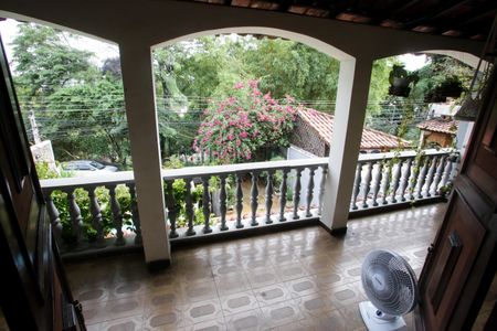 Casa à venda com 400m², 4 quartos e 3 vagas Casa à venda com 400m², 4 quartos e 3 vagasVaranda da Suíte 2