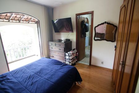 Casa à venda com 400m², 4 quartos e 3 vagas Casa à venda com 400m², 4 quartos e 3 vagasSuíte 2