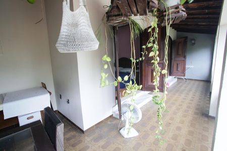 Casa à venda com 400m², 4 quartos e 3 vagas Casa à venda com 400m², 4 quartos e 3 vagasVaranda da Suíte 2