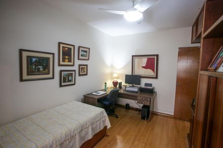 Casa à venda com 400m², 4 quartos e 3 vagas Casa à venda com 400m², 4 quartos e 3 vagasQuarto 2