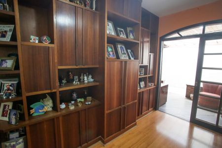 Casa à venda com 400m², 4 quartos e 3 vagas Casa à venda com 400m², 4 quartos e 3 vagasQuarto 2