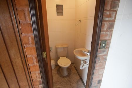 Casa à venda com 400m², 4 quartos e 3 vagas Casa à venda com 400m², 4 quartos e 3 vagasBanheiro de Serviço