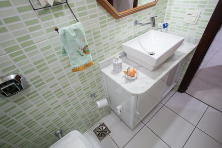 Casa à venda com 400m², 4 quartos e 3 vagas Casa à venda com 400m², 4 quartos e 3 vagasLavabo