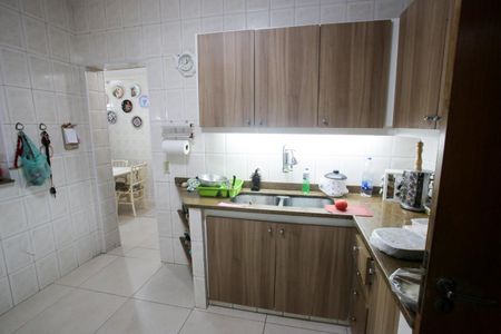 Casa à venda com 400m², 4 quartos e 3 vagas Casa à venda com 400m², 4 quartos e 3 vagasCozinha