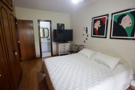 Casa à venda com 400m², 4 quartos e 3 vagas Casa à venda com 400m², 4 quartos e 3 vagasSuíte 1