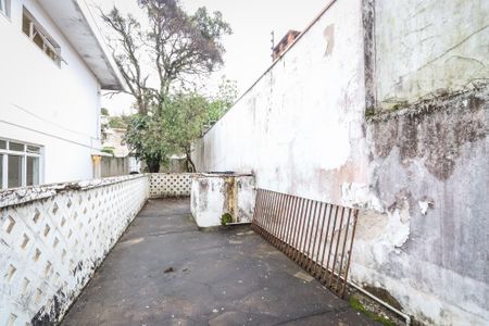 Casa à venda com 524m², 6 quartos e 4 vagas Casa à venda com 524m², 6 quartos e 4 vagasQuintal