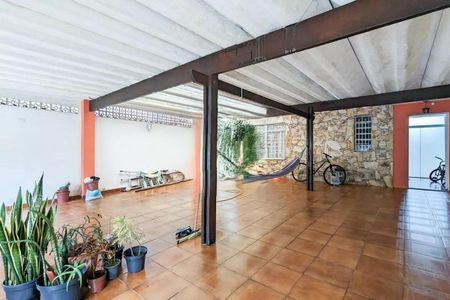 Casa à venda com 215m², 4 quartos e 4 vagas