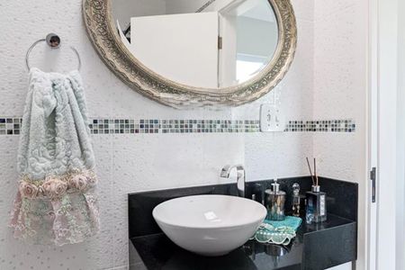 Casa à venda com 215m², 4 quartos e 4 vagas