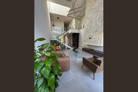 Casa à venda com 377m², 4 quartos e 4 vagas