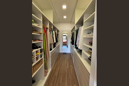 Casa à venda com 377m², 4 quartos e 4 vagas