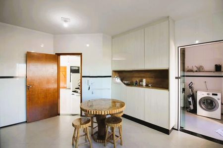 Casa à venda com 278m², 3 quartos e 4 vagas