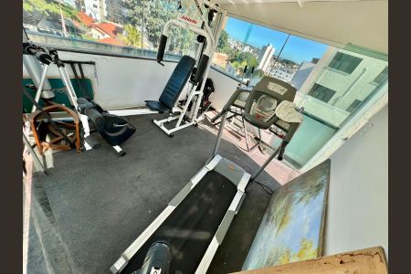 Apartamento à venda com 195m², 5 quartos e 1 vaga Apartamento à venda com 195m², 5 quartos e 1 vagaÁrea comum - Academia