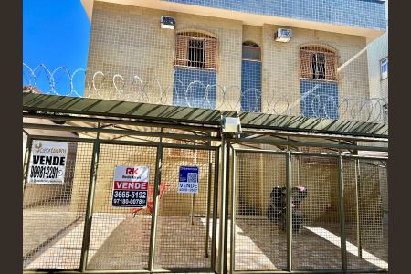 Apartamento à venda com 195m², 5 quartos e 1 vaga Apartamento à venda com 195m², 5 quartos e 1 vagaPlaca