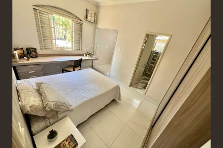 Apartamento à venda com 195m², 5 quartos e 1 vaga Apartamento à venda com 195m², 5 quartos e 1 vagaSuíte