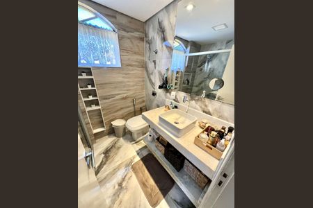 Apartamento à venda com 195m², 5 quartos e 1 vaga Apartamento à venda com 195m², 5 quartos e 1 vagaBanheiro da Suíte