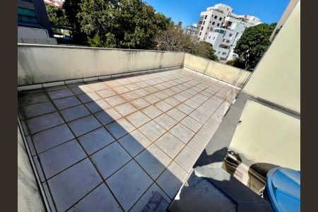 Apartamento à venda com 195m², 5 quartos e 1 vaga Apartamento à venda com 195m², 5 quartos e 1 vagaÁrea comum