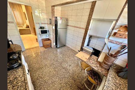 Apartamento à venda com 195m², 5 quartos e 1 vaga Apartamento à venda com 195m², 5 quartos e 1 vagaCozinha