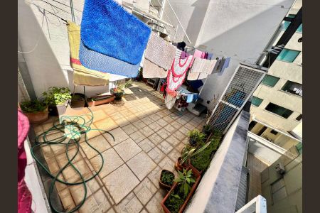 Apartamento à venda com 195m², 5 quartos e 1 vaga Apartamento à venda com 195m², 5 quartos e 1 vagaÁrea comum