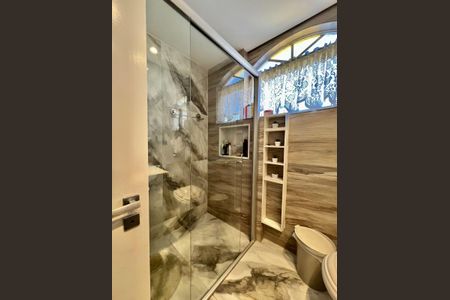 Apartamento à venda com 195m², 5 quartos e 1 vaga Apartamento à venda com 195m², 5 quartos e 1 vagaBanheiro da Suíte