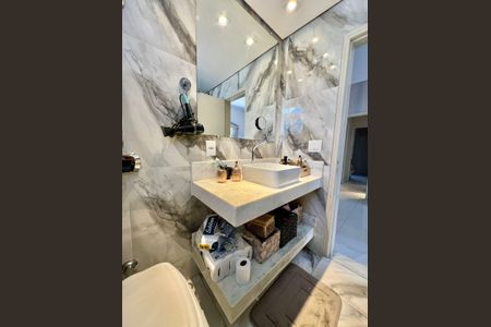 Apartamento à venda com 195m², 5 quartos e 1 vaga Apartamento à venda com 195m², 5 quartos e 1 vagaBanheiro da Suíte