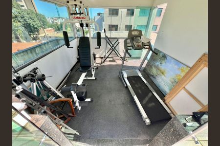 Apartamento à venda com 195m², 5 quartos e 1 vaga Apartamento à venda com 195m², 5 quartos e 1 vagaÁrea comum - Academia