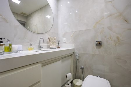 Apartamento à venda com 68m², 2 quartos e sem vaga Apartamento à venda com 68m², 2 quartos e sem vagaBanheiro