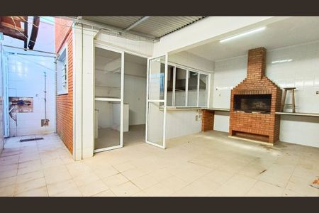 Casa à venda com 73m², 4 quartos e 3 vagasFoto 01