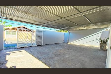 Casa à venda com 73m², 4 quartos e 3 vagasFoto 01