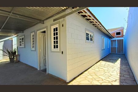 Casa à venda com 73m², 4 quartos e 3 vagasFoto 01