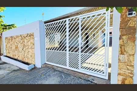 Casa à venda com 73m², 4 quartos e 3 vagasFoto 01