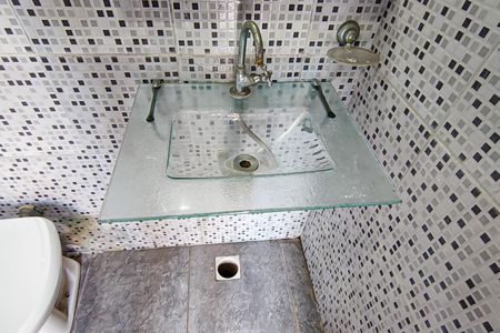 Casa à venda com 221m², 4 quartos e 5 vagas Casa à venda com 221m², 4 quartos e 5 vagasBanheiro da Área Externa