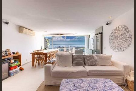 Casa à venda com 240m², 3 quartos e 3 vagas