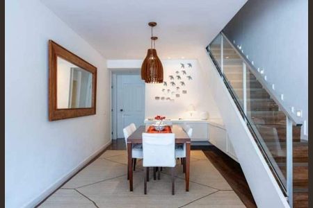Casa à venda com 240m², 3 quartos e 3 vagas