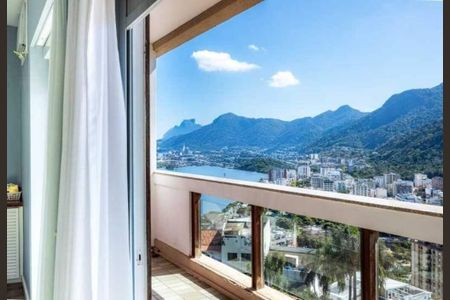 Casa à venda com 240m², 3 quartos e 3 vagas