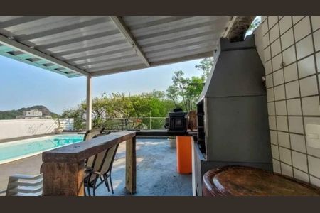 Casa à venda com 240m², 3 quartos e 3 vagas