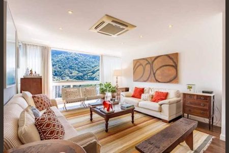 Casa à venda com 240m², 3 quartos e 3 vagas