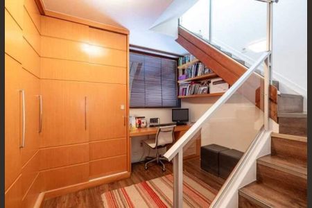Casa à venda com 240m², 3 quartos e 3 vagas