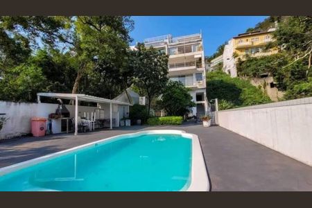 Casa à venda com 240m², 3 quartos e 3 vagas