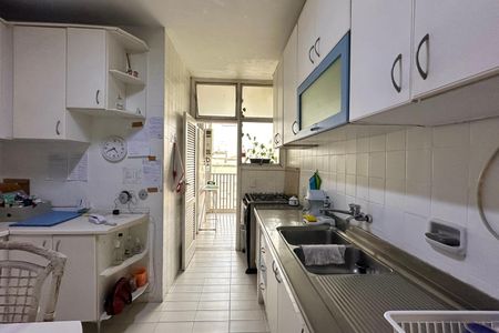 Apartamento à venda com 167m², 4 quartos e 2 vagas Apartamento à venda com 167m², 4 quartos e 2 vagasCozinha