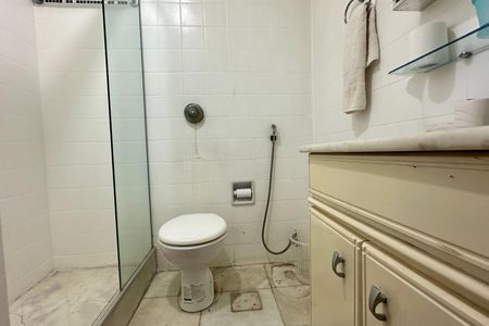 Apartamento à venda com 167m², 4 quartos e 2 vagas Apartamento à venda com 167m², 4 quartos e 2 vagasBanheiro Social