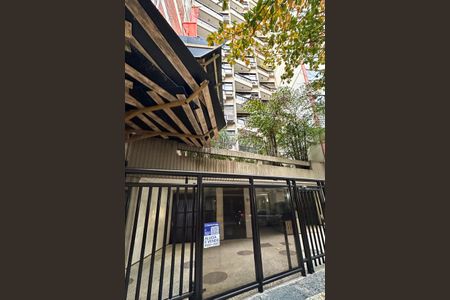 Apartamento à venda com 167m², 4 quartos e 2 vagas Apartamento à venda com 167m², 4 quartos e 2 vagasPlaquinha