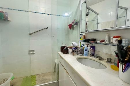 Apartamento à venda com 167m², 4 quartos e 2 vagas Apartamento à venda com 167m², 4 quartos e 2 vagasBanheiro da Suíte 1