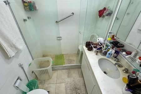 Apartamento à venda com 167m², 4 quartos e 2 vagas Apartamento à venda com 167m², 4 quartos e 2 vagasBanheiro da Suíte 1