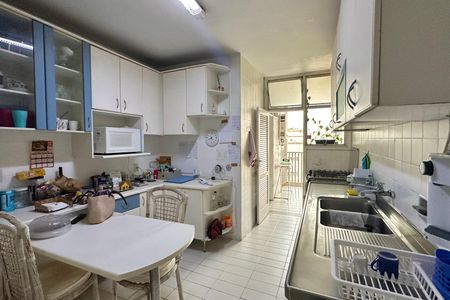 Apartamento à venda com 167m², 4 quartos e 2 vagas Apartamento à venda com 167m², 4 quartos e 2 vagasCozinha