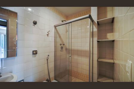 Apartamento à venda com 97m², 3 quartos e 2 vagas Apartamento à venda com 97m², 3 quartos e 2 vagasBanheiro Corredor