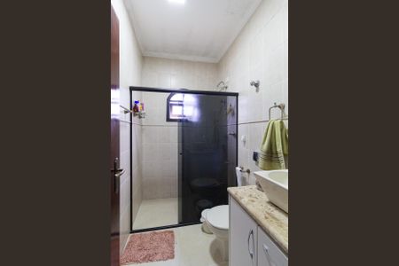 Casa à venda com 237m², 3 quartos e 3 vagas Casa à venda com 237m², 3 quartos e 3 vagasBanheiro da suíte
