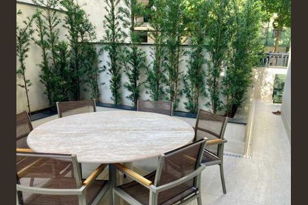 Apartamento à venda com 71m², 1 quarto e 1 vaga