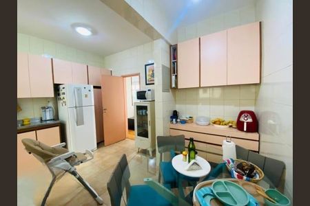 Apartamento à venda com 191m², 4 quartos e 1 vaga