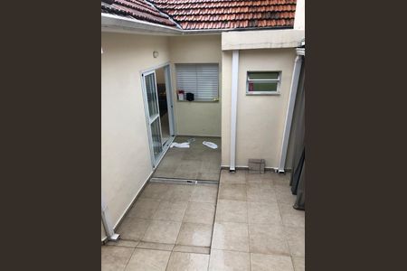 Casa à venda com 182m², 2 quartos e 5 vagas Casa à venda com 182m², 2 quartos e 5 vagasQuintal